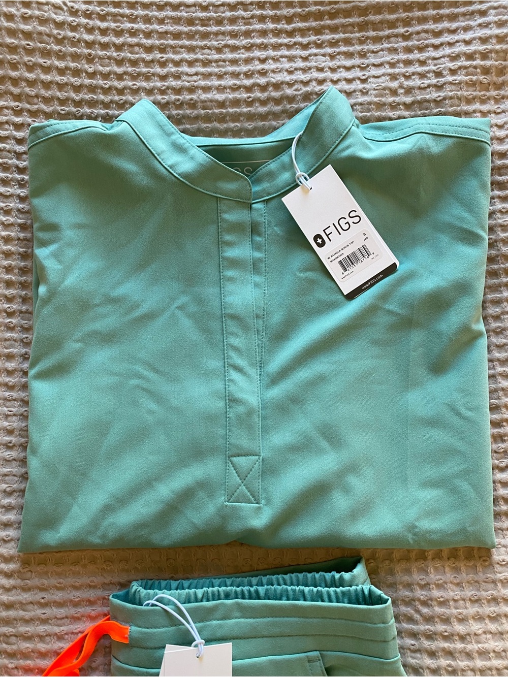 NWT FIGS Jade Scrub Top and Pants set- small - Picture 3 of 3